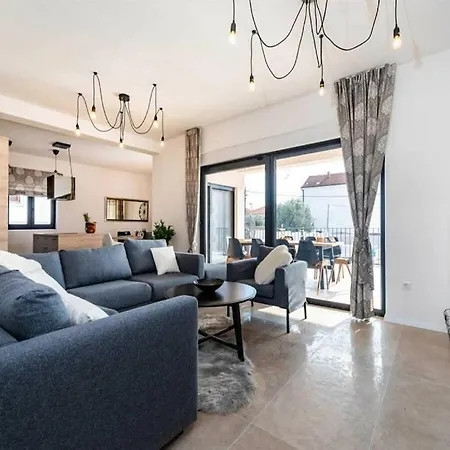 Villa Magale With A Pool Biograd Na Moru