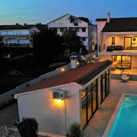 Magale With A Pool Villa *