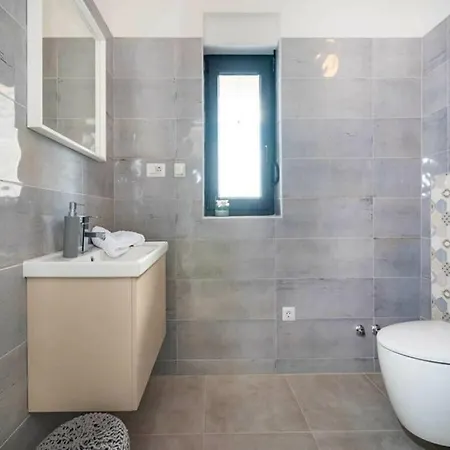 Villa Magale With A Pool Biograd Na Moru