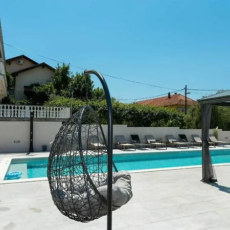 Magale With A Pool *