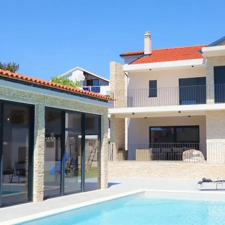 Magale With A Pool Villa